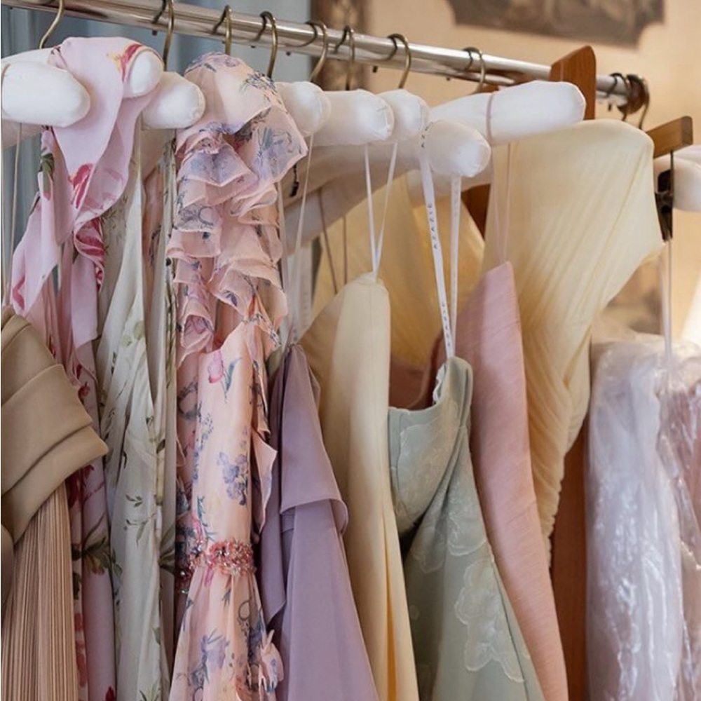 Dresses Live show listing 1-50 Live show listing Mystery pulls preloved EUC